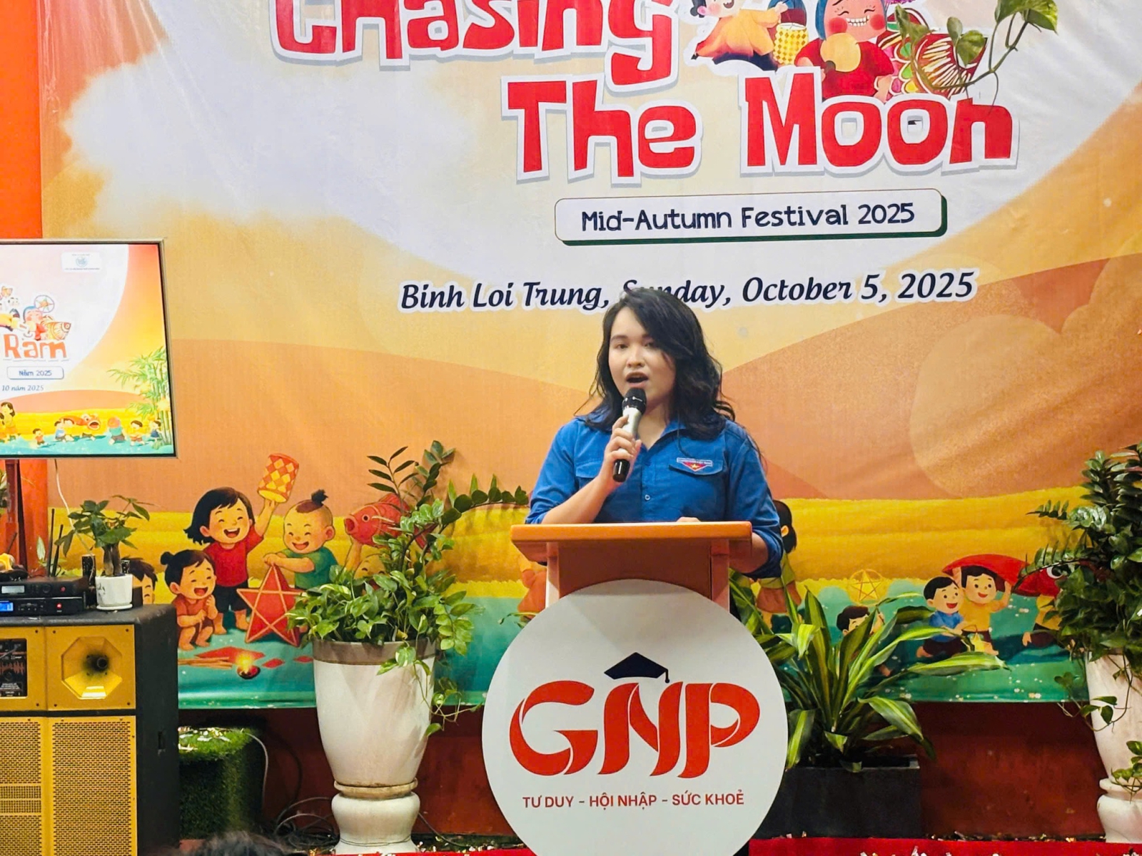 BẢN TIN TRƯA HTV | CHASING THE MOON – VUI HỘI TRĂNG RẰM 2025