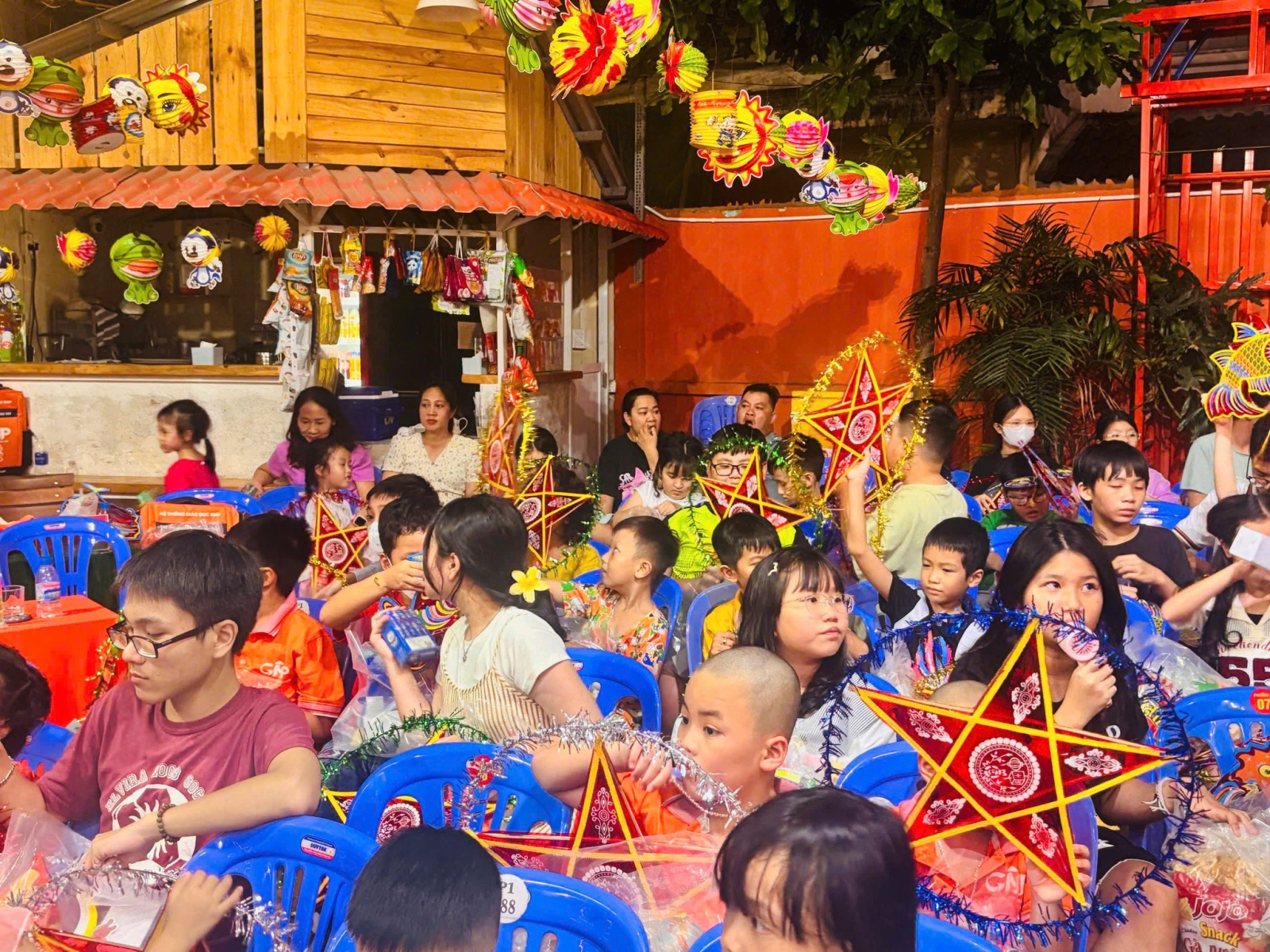 🌕✨ CHASING THE MOON – VUI HỘI TRĂNG RẰM 2025 ✨🌕